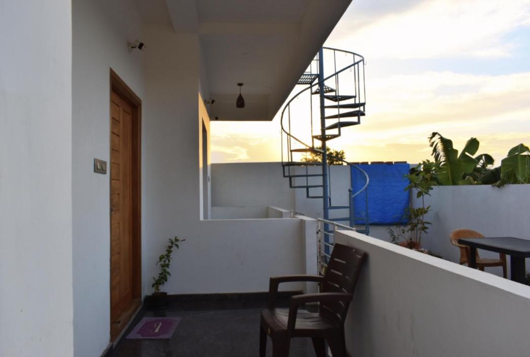 Dkv Beach View Bahur Exteriör bild