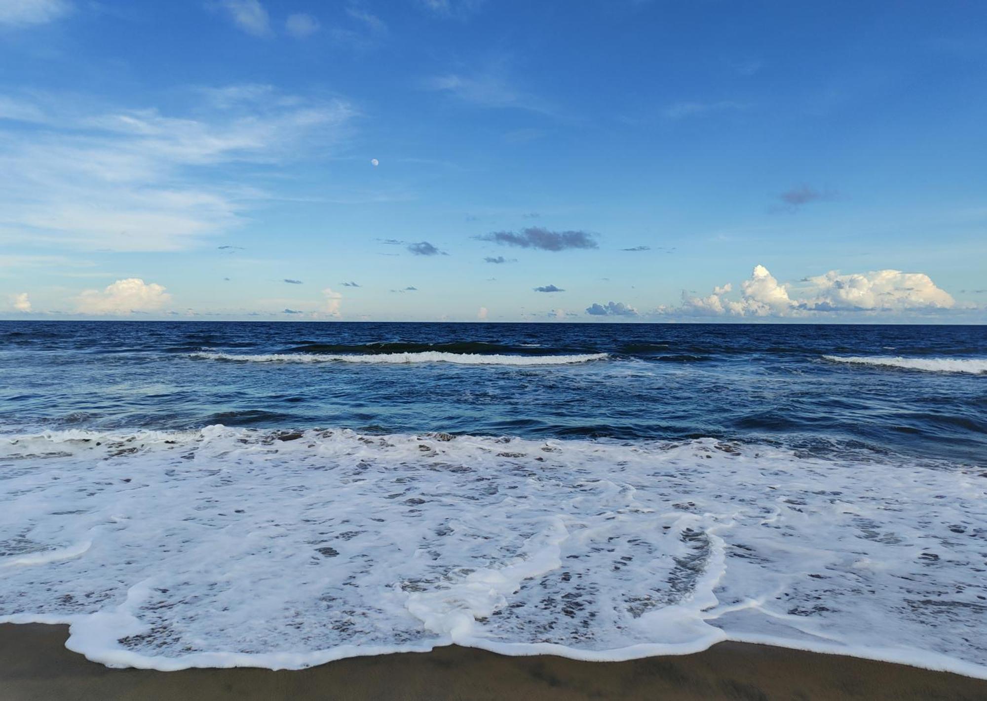 Dkv Beach View Bahur Exteriör bild